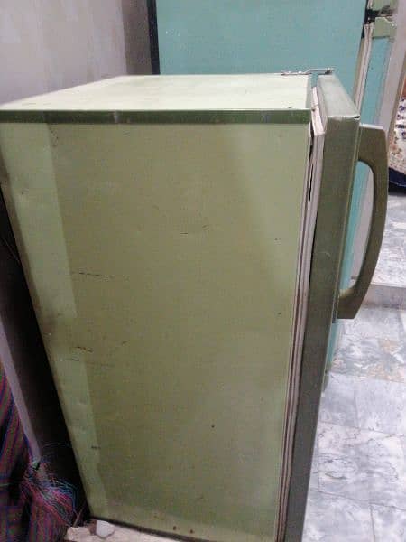 single door refrigerator is for sell 1