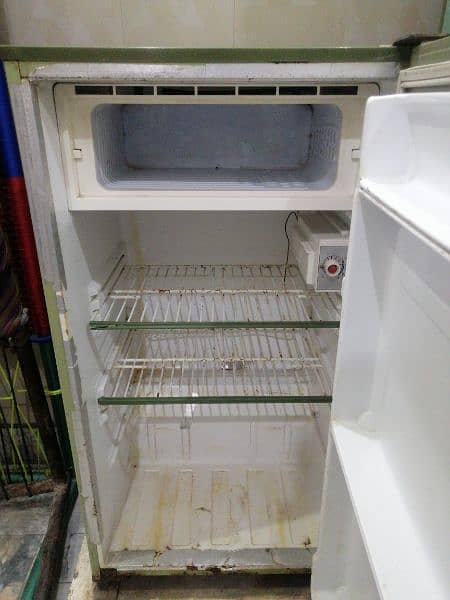 single door refrigerator is for sell 2