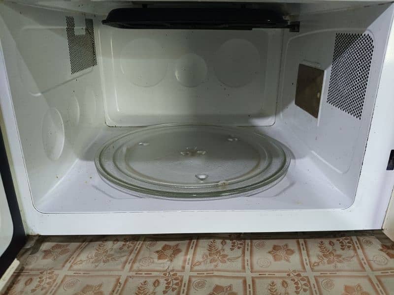 Dawlance Microwave Oven 1