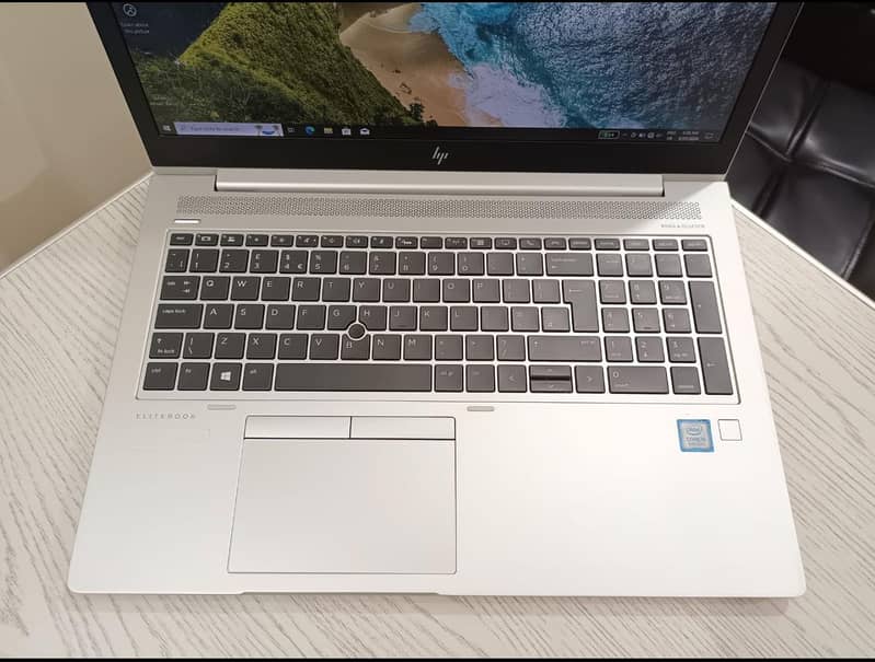 A high-performance HP EliteBook 840 G6 business laptop. Perfect for p 3