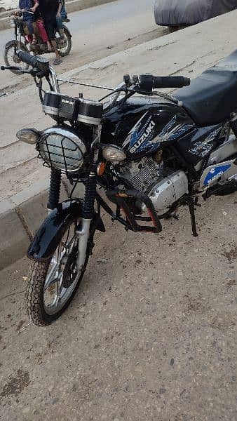 Suzuki GS SE 150 MODEL 2017 7