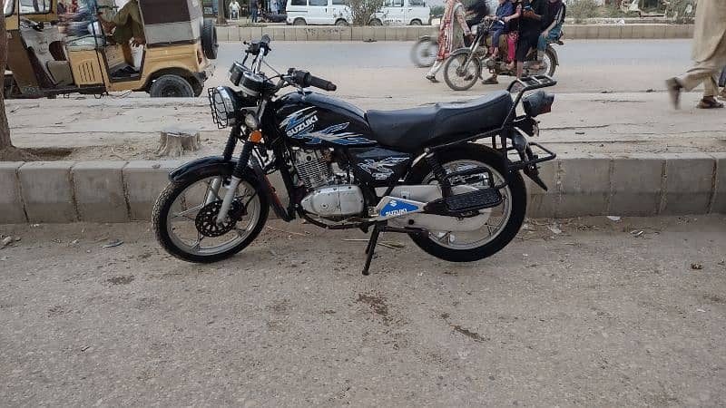 Suzuki GS SE 150 MODEL 2017 9