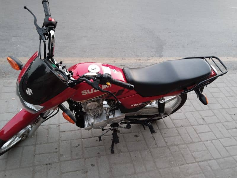 Suzuki gd 110s for sale just 3400 km 5