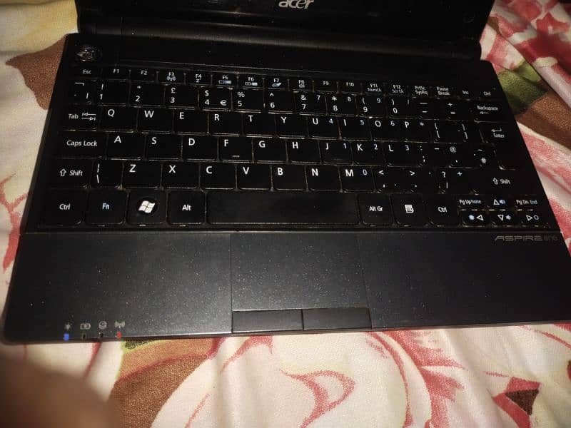 Acer good condition laptop 3