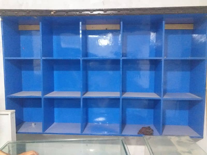 Shop Rack for sale in good condition 1