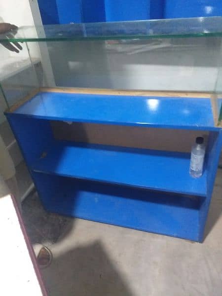 Shop Rack for sale in good condition 2