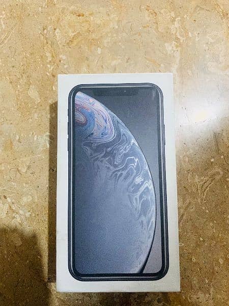 iPhone XR FU 128gb with original box and charger 10