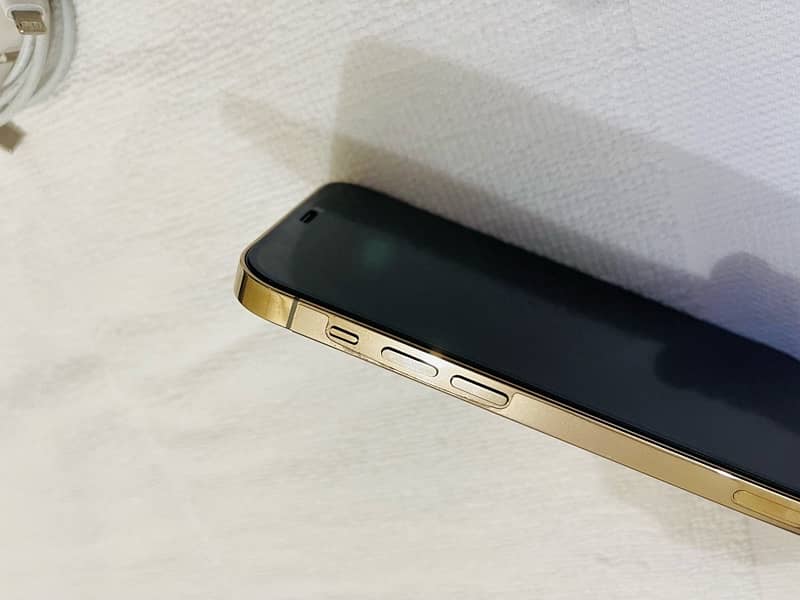 Iphone 12 Pro Gold LLA model 128GB Non-PTA ( Both sim time available ) 3