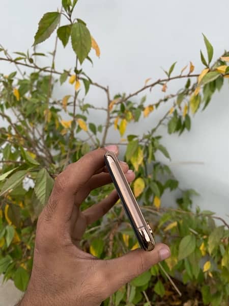 Apple Iphone XS 256GB Pta Approve Dual Sim 6