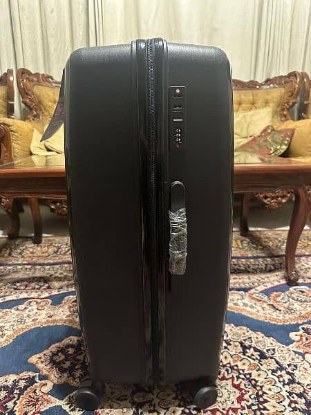 VERAGE Suitcase for Sale 4