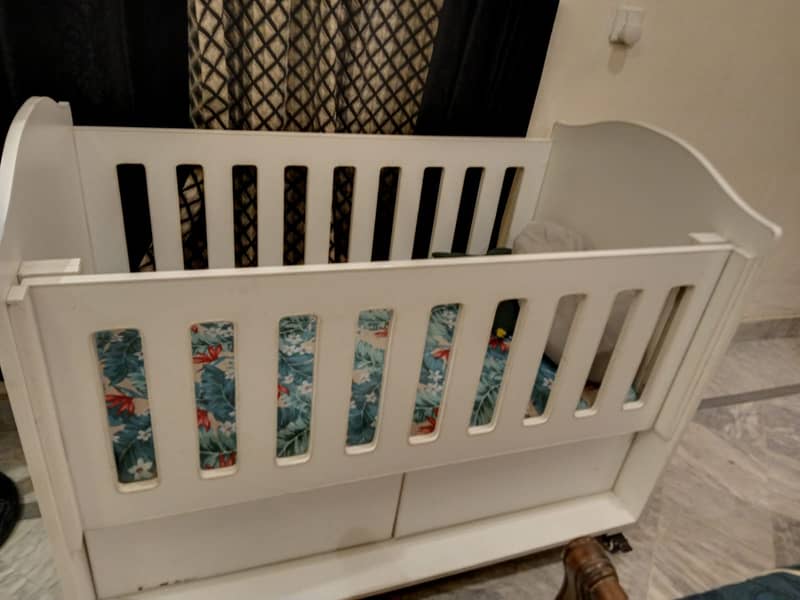 Baby cot 4