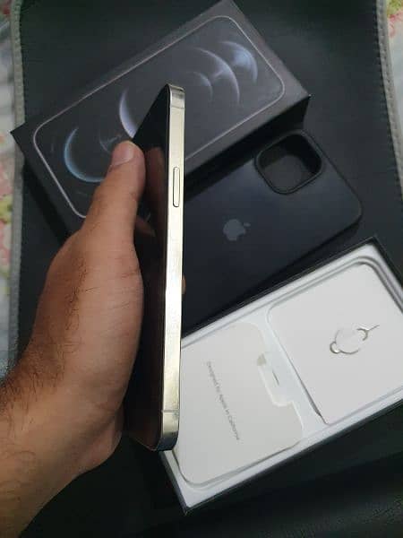 Iphone 12 pro max with box 5