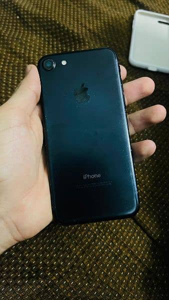 iPhone 7 - 32 GB - PTA APPROVED 3