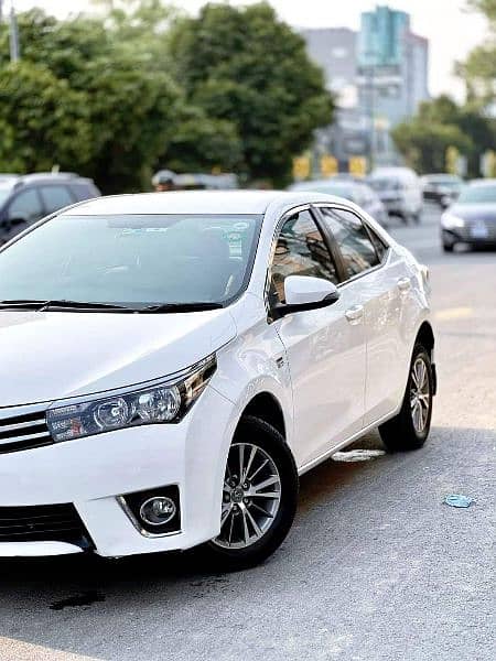 Toyota Corolla Altis 2016 1