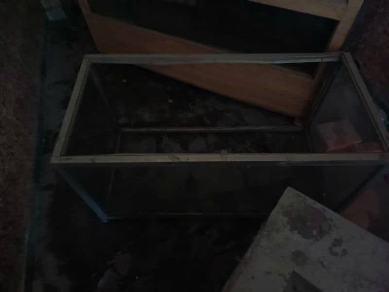 rack counter and door good condition 0