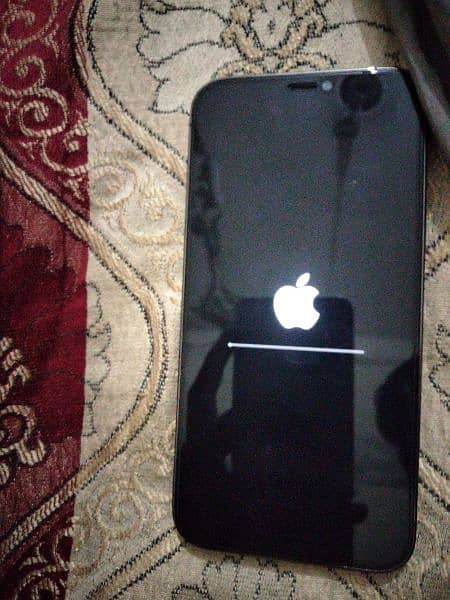 iphone 12 pro jv 10/10 condition 7