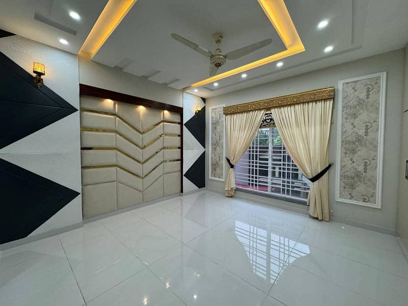 10 Marla Upper Portion Available For Rent In Bahria Town Lahore 1