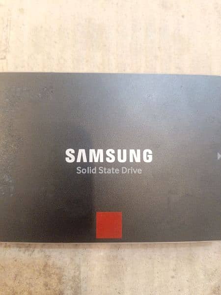 Samsung's SSD 256GB Slightly used. 1