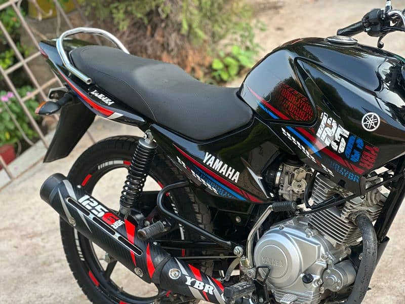 Yamaha ybr G Black Beauty 12