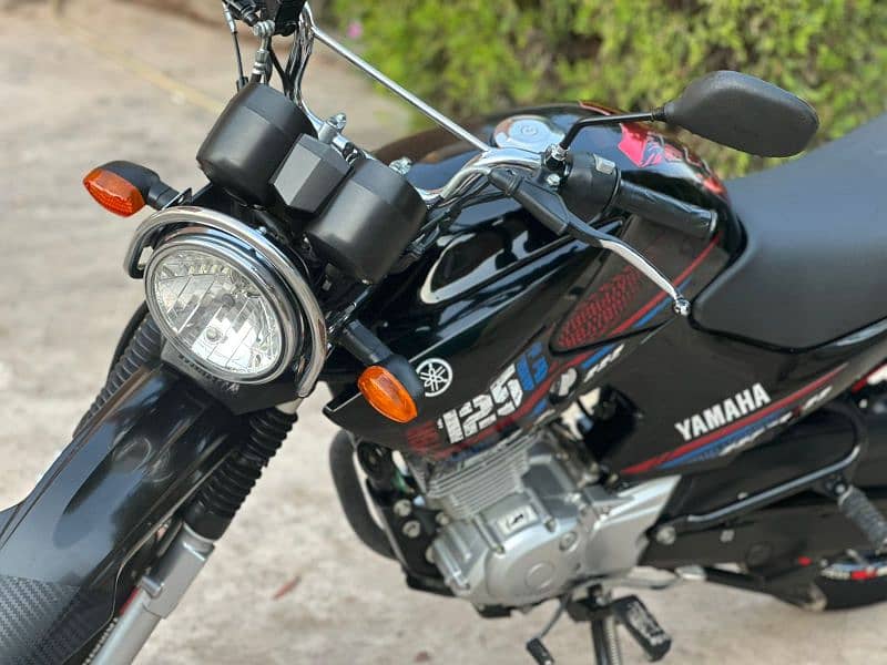 Yamaha ybr G Black Beauty 14