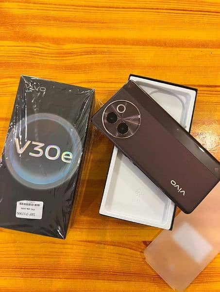 vivo v30e 8/256 GB 03240537819 my WhatsApp number 1