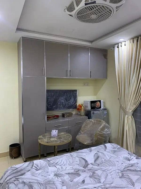 Studio luxury Furnished Flat Available For rent In Bahria Town Lahore 6