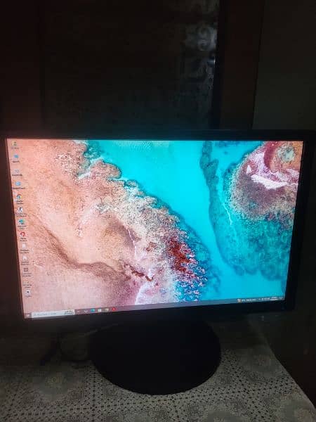 Nec 24" LCD with built in speakers fresh no line no dot no spot 1