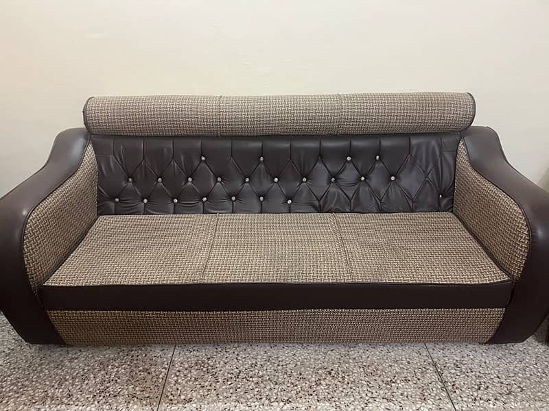 05 Seater Sofa Set 9/10 2