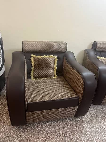 05 Seater Sofa Set 9/10 4