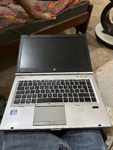 HP EliteBook 8460p 1