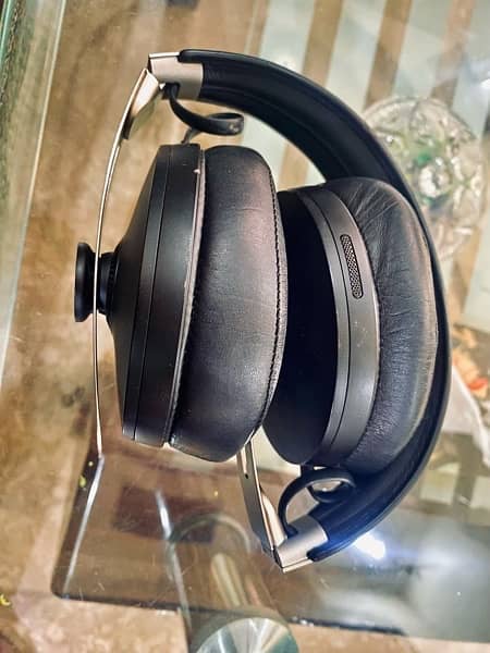 Original Sennheiser Momentum 3 Bluetooth Headphones 2