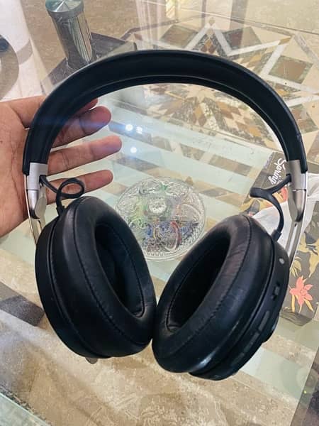 Original Sennheiser Momentum 3 Bluetooth Headphones 4