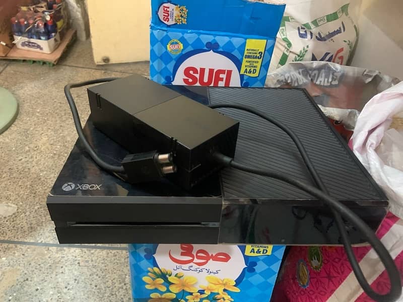 XBOX ONE WITH BOX 3