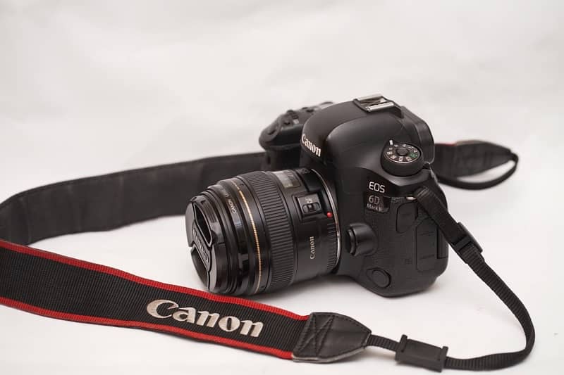 canon 6d mark ii with canon 85mm 1.8 forsale 4