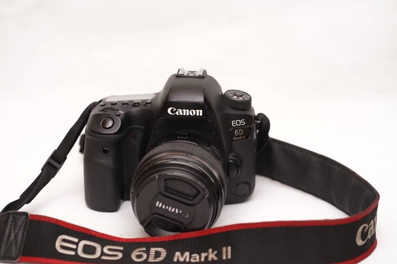 canon 6d mark ii with canon 85mm 1.8 forsale 5