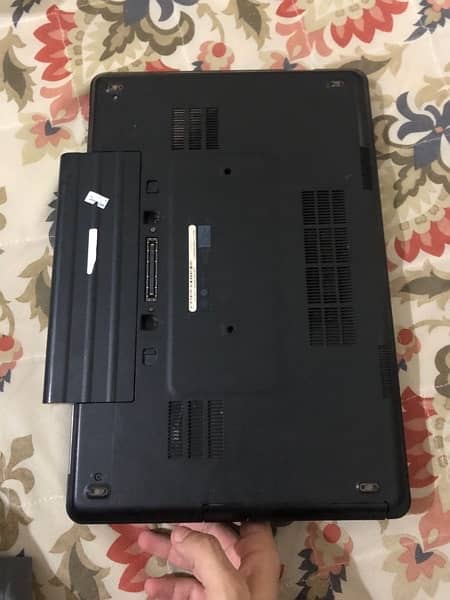 Dell Latitude E5540 2