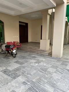 1 kanal House for rent in johar town for hotel and hostel amd masaage centre 0