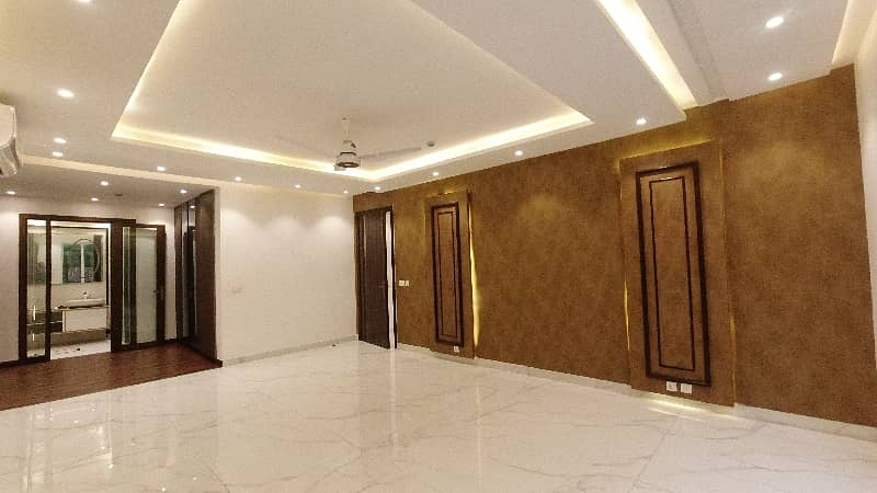 1 Kanal House In DHA Phase 6 - Block N Is Available For sale 20