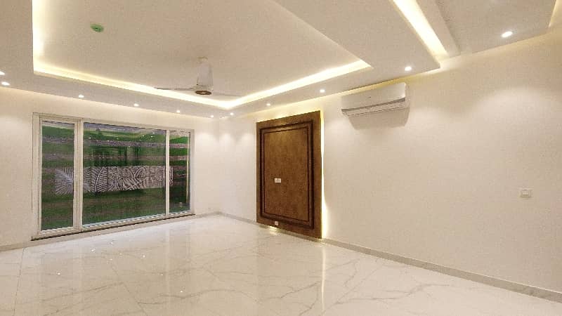 1 Kanal House In DHA Phase 6 - Block N Is Available For sale 21