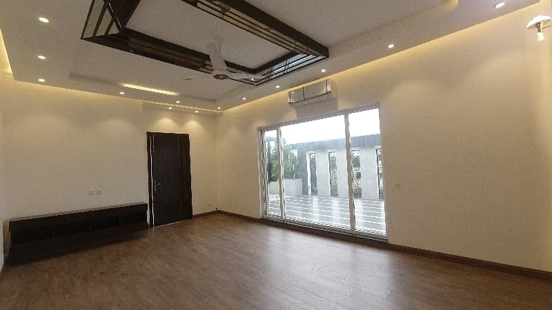 1 Kanal House In DHA Phase 6 - Block N Is Available For sale 32