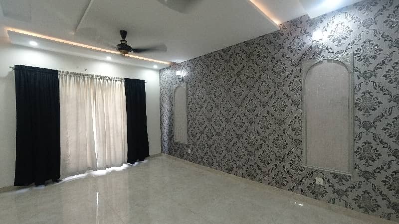 Ideal House For sale In DHA Phase 7 - Block X 32