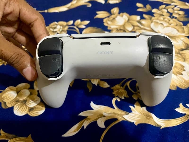 PS5 Dualsense Controller 1