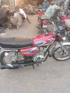 good condition bike for sale sirf interested hi rabta karen