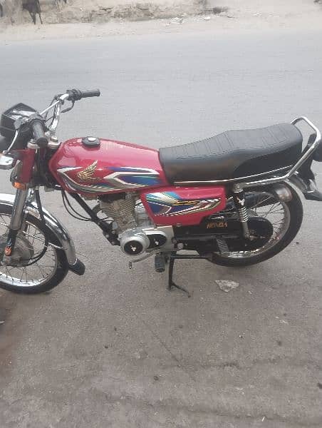 good condition bike for sale sirf interested hi rabta karen 2