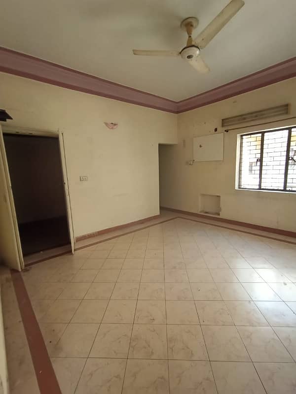 Allama Iqbal Town 10 Marla Upper Portion For Rent 1