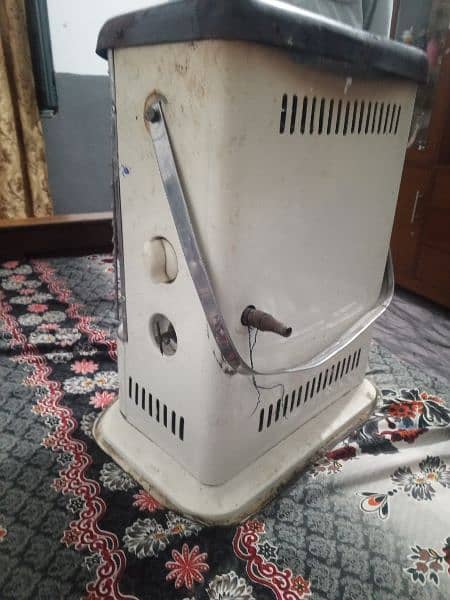 GAS HEATER MEDIUM SIZE GOOD CONDITION 1