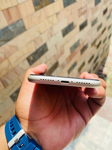 iphone 11 non pta jv               03186266041 whatts app 4