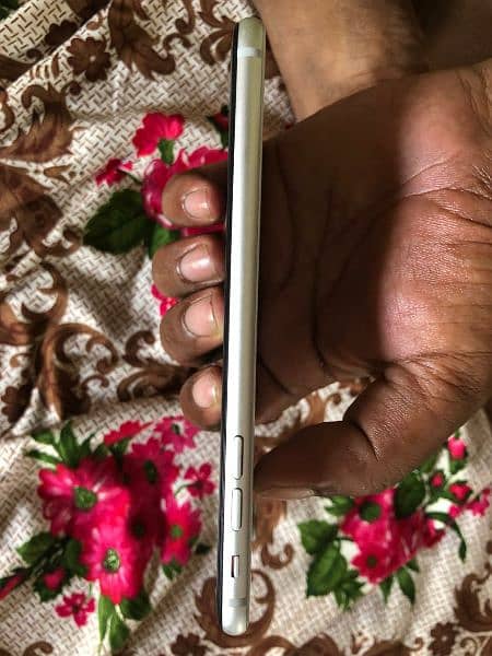 I phone 8 plus 64 GB pta approved 10