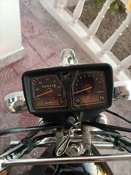 All ok full genuine honda 125 gold edition 3