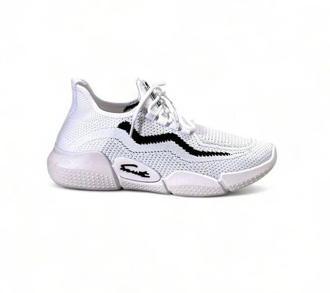 MEN SPORTS SHOEs 1